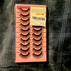 Large new set of false eyelashes